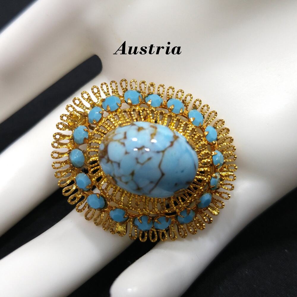 Vintage Austria Turquoise Glass Cabochon Filigree Gold Tone Brooch